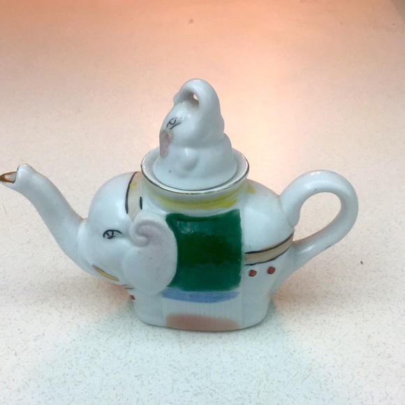 Elephant teapot - Picture 1 of 1